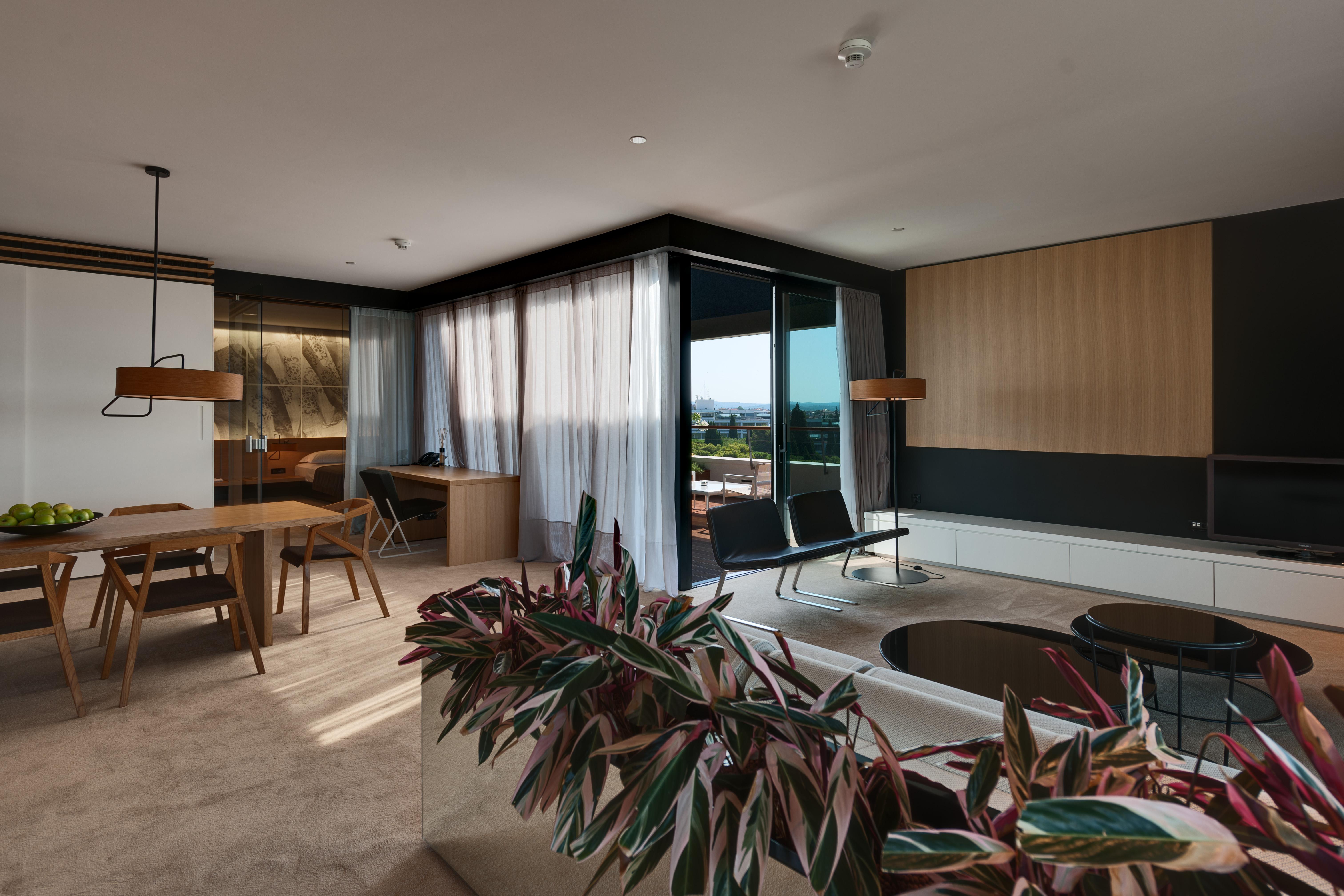 Lone Hotel By Maistra Collection Ровин Екстериор снимка Interior of a typical apartment
