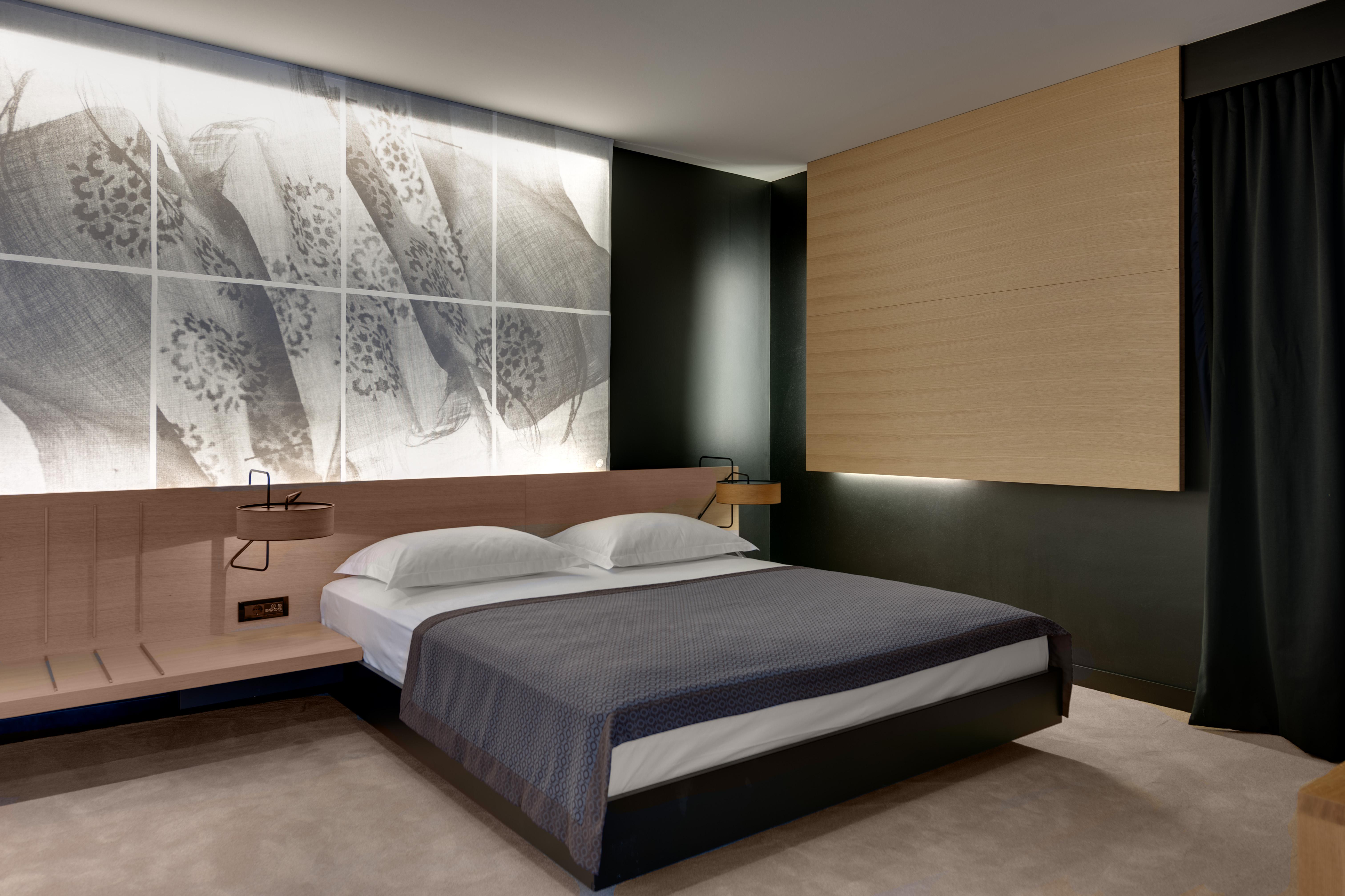 Lone Hotel By Maistra Collection Ровин Екстериор снимка A bedroom