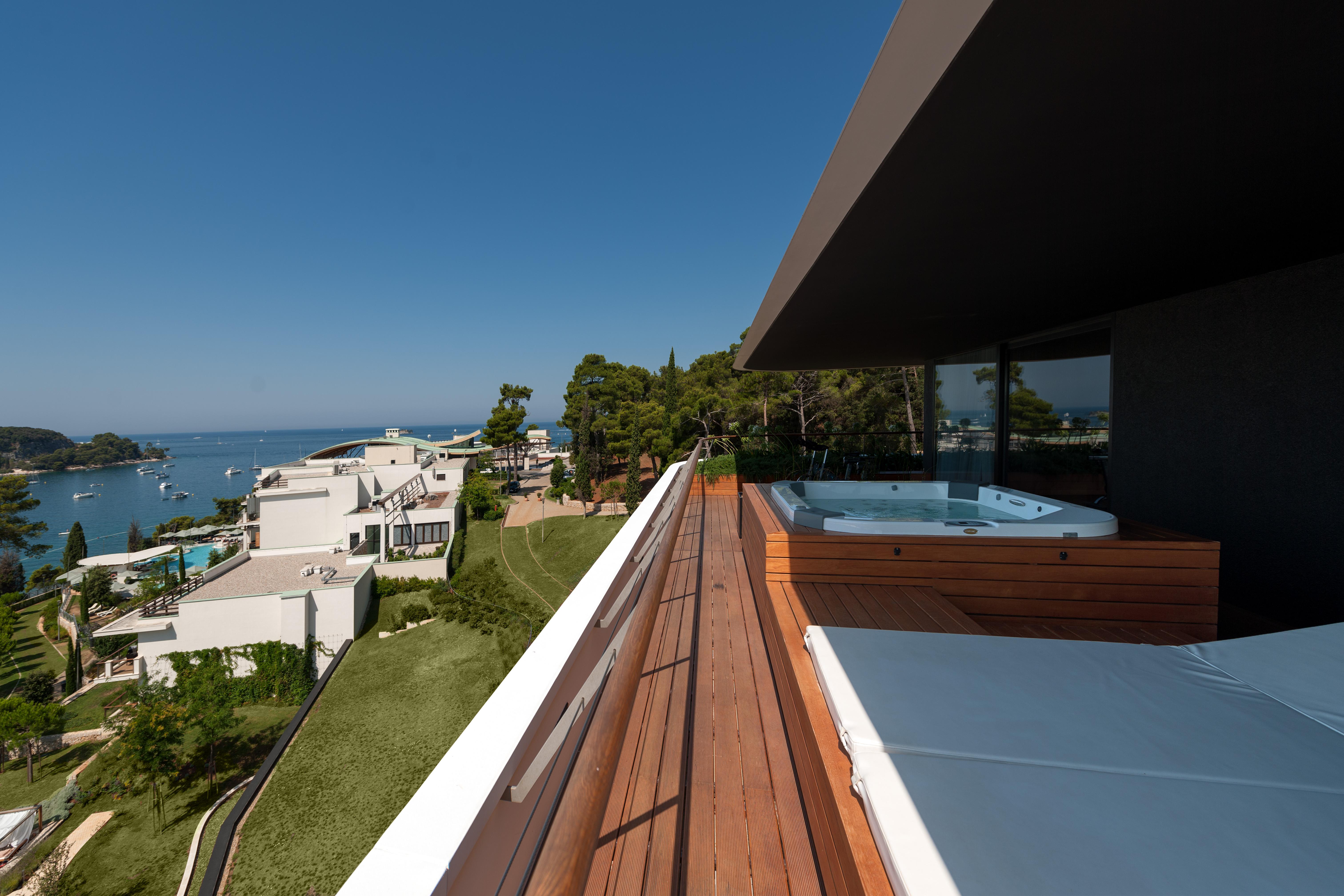 Lone Hotel By Maistra Collection Ровин Екстериор снимка The view from the house