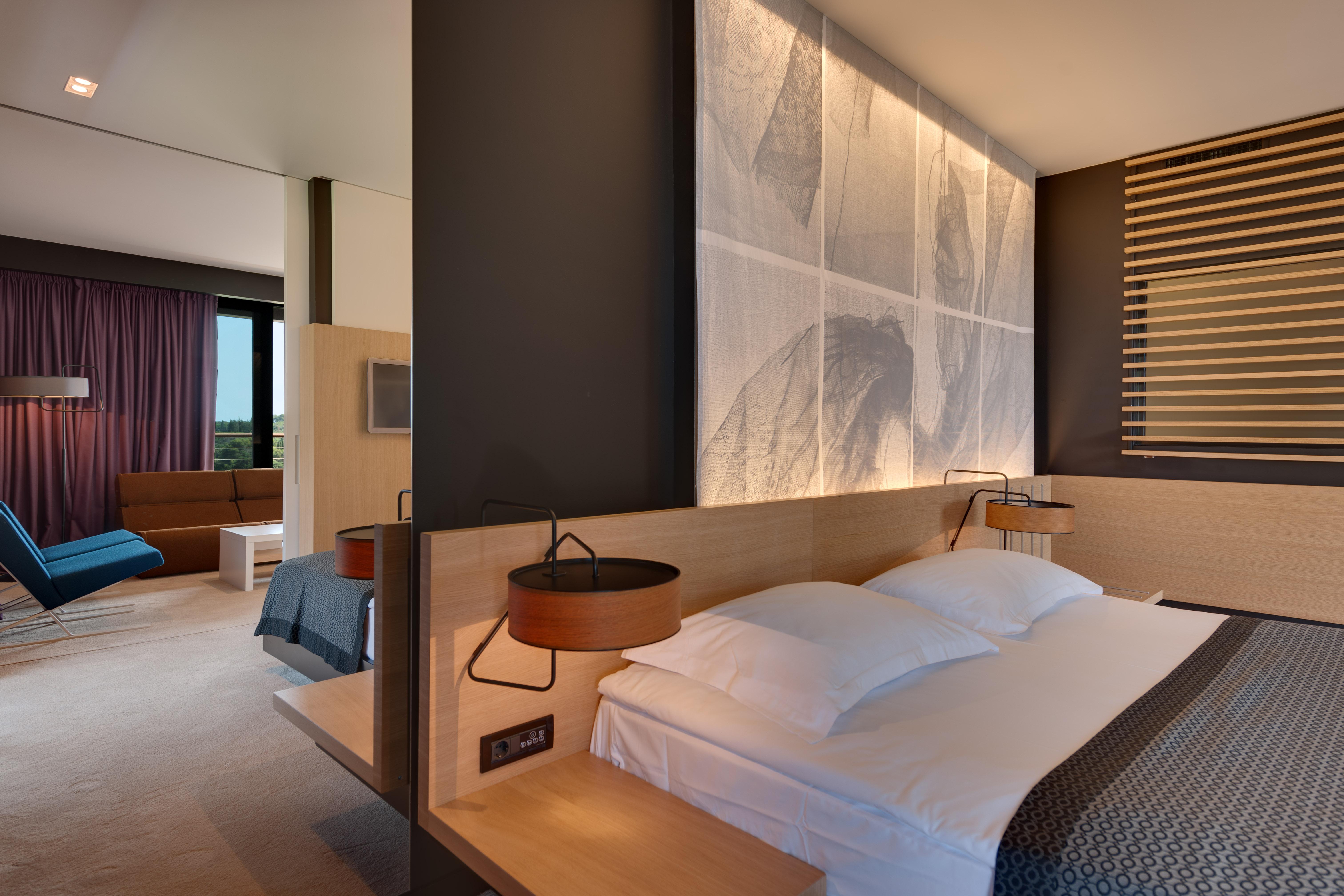 Lone Hotel By Maistra Collection Ровин Екстериор снимка A room at the hotel