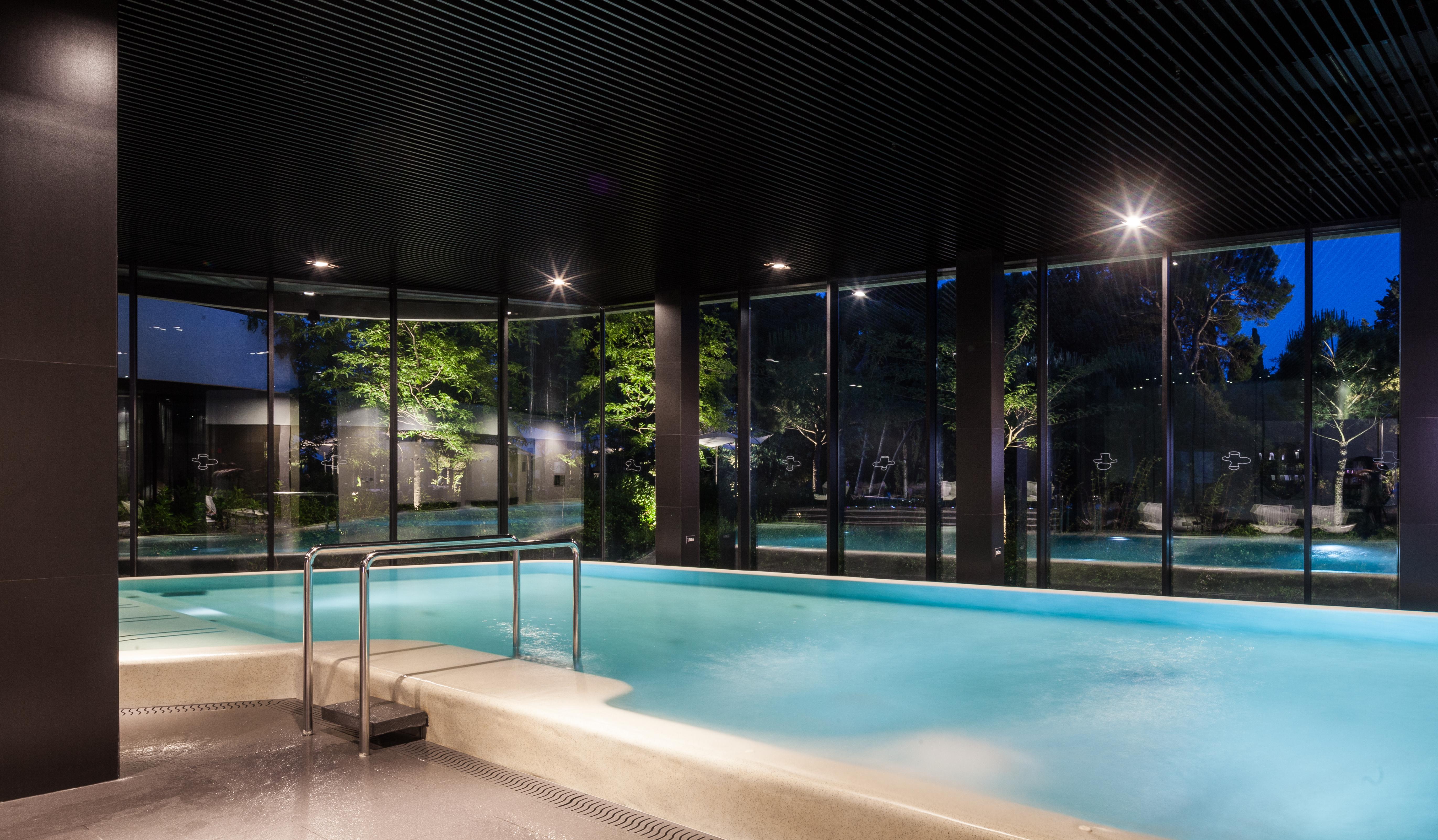 Lone Hotel By Maistra Collection Ровин Екстериор снимка The swimming pool at the hotel