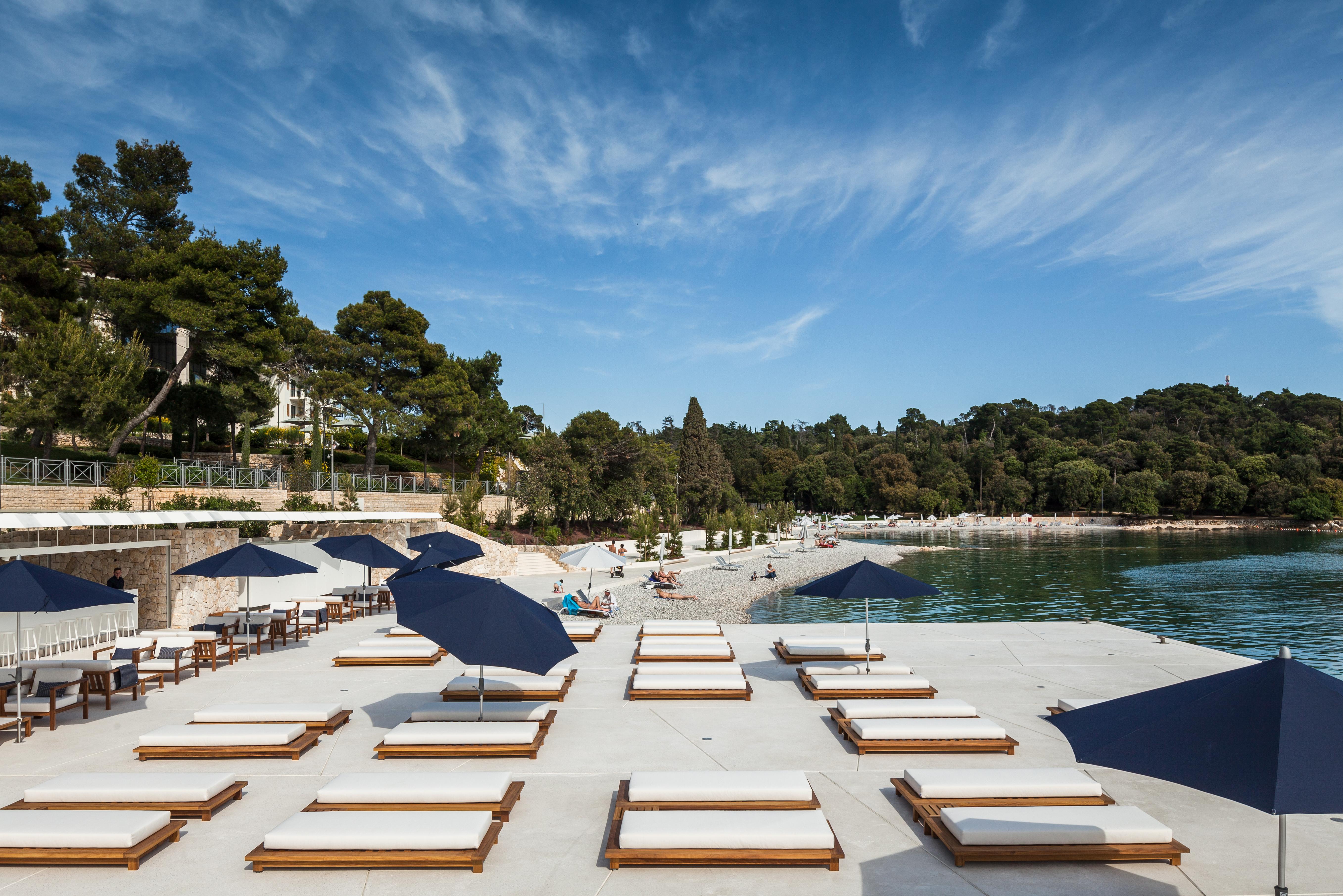 Lone Hotel By Maistra Collection Ровин Екстериор снимка The beach at the Capella