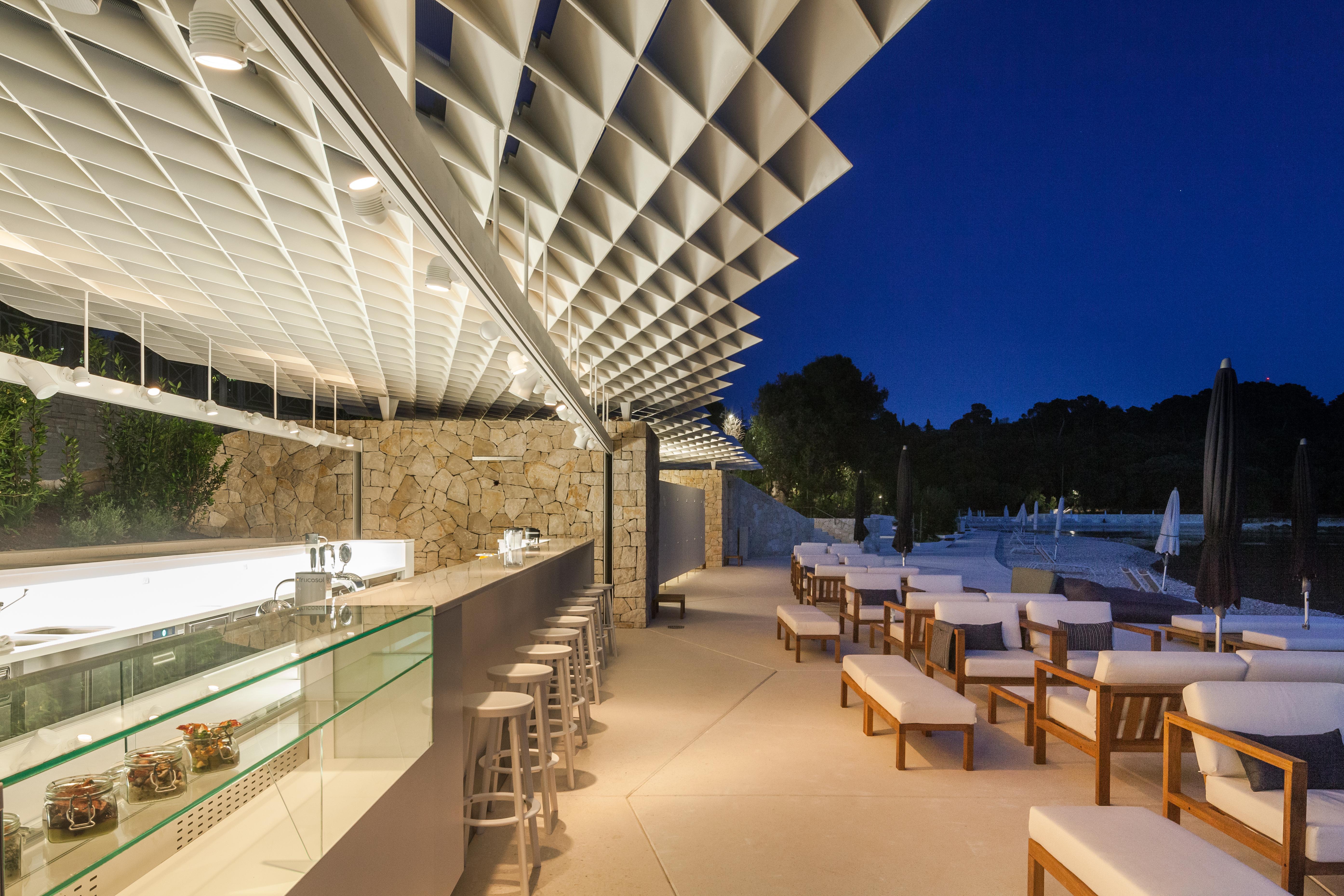 Lone Hotel By Maistra Collection Ровин Екстериор снимка The restaurant
