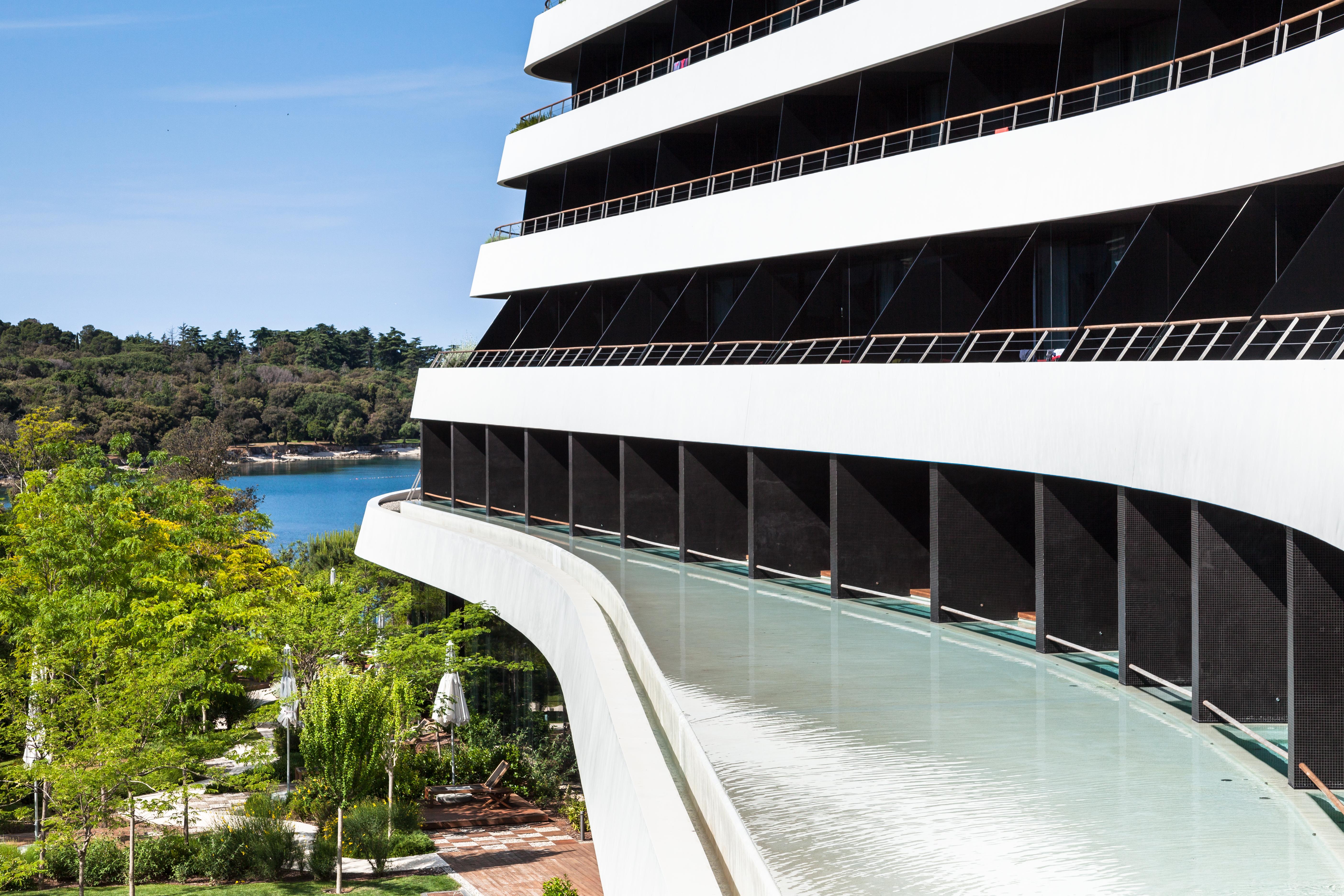 Lone Hotel By Maistra Collection Ровин Екстериор снимка The hotel's exterior