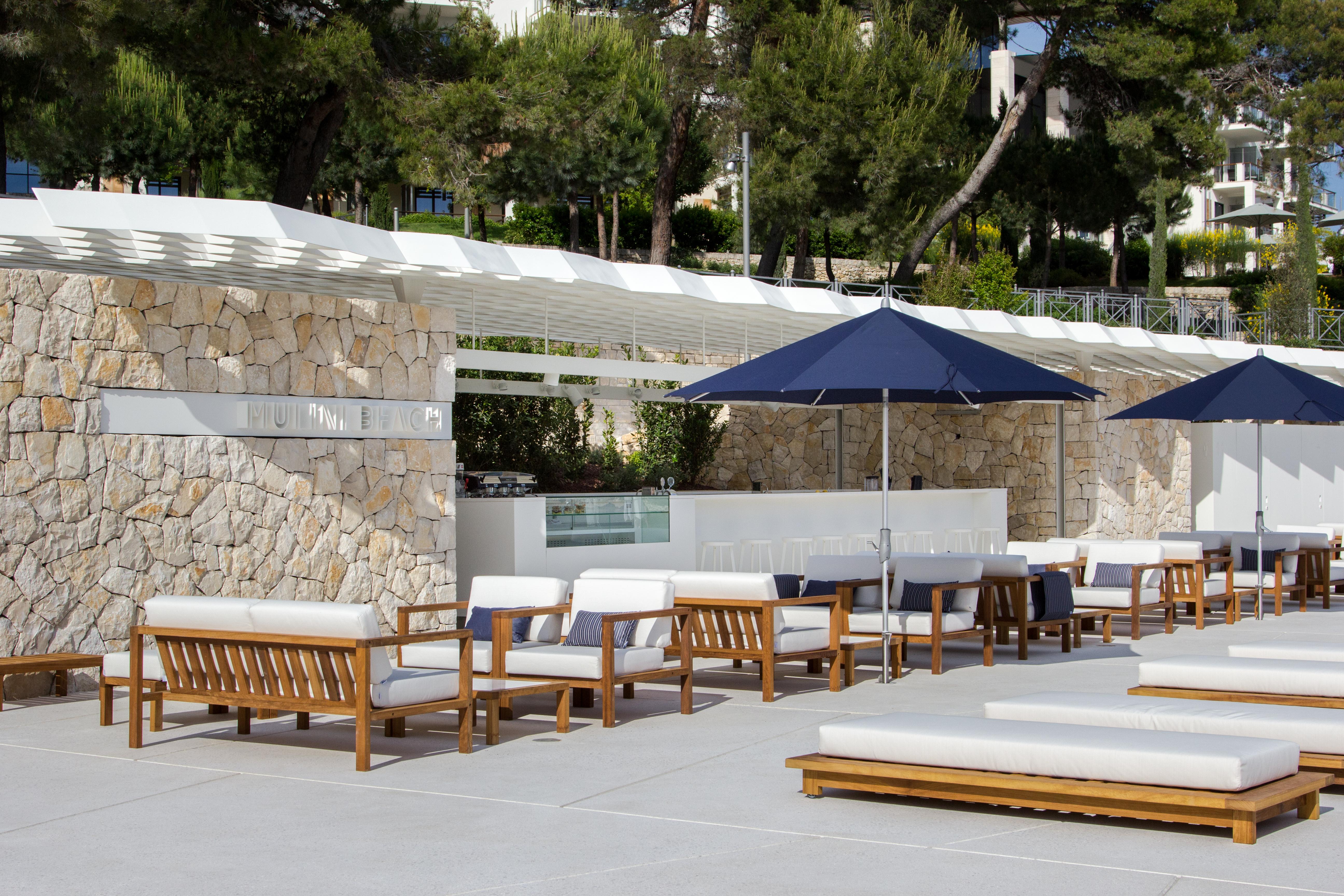 Lone Hotel By Maistra Collection Ровин Екстериор снимка The beach club at the Hotel Eden Roc Capiminar