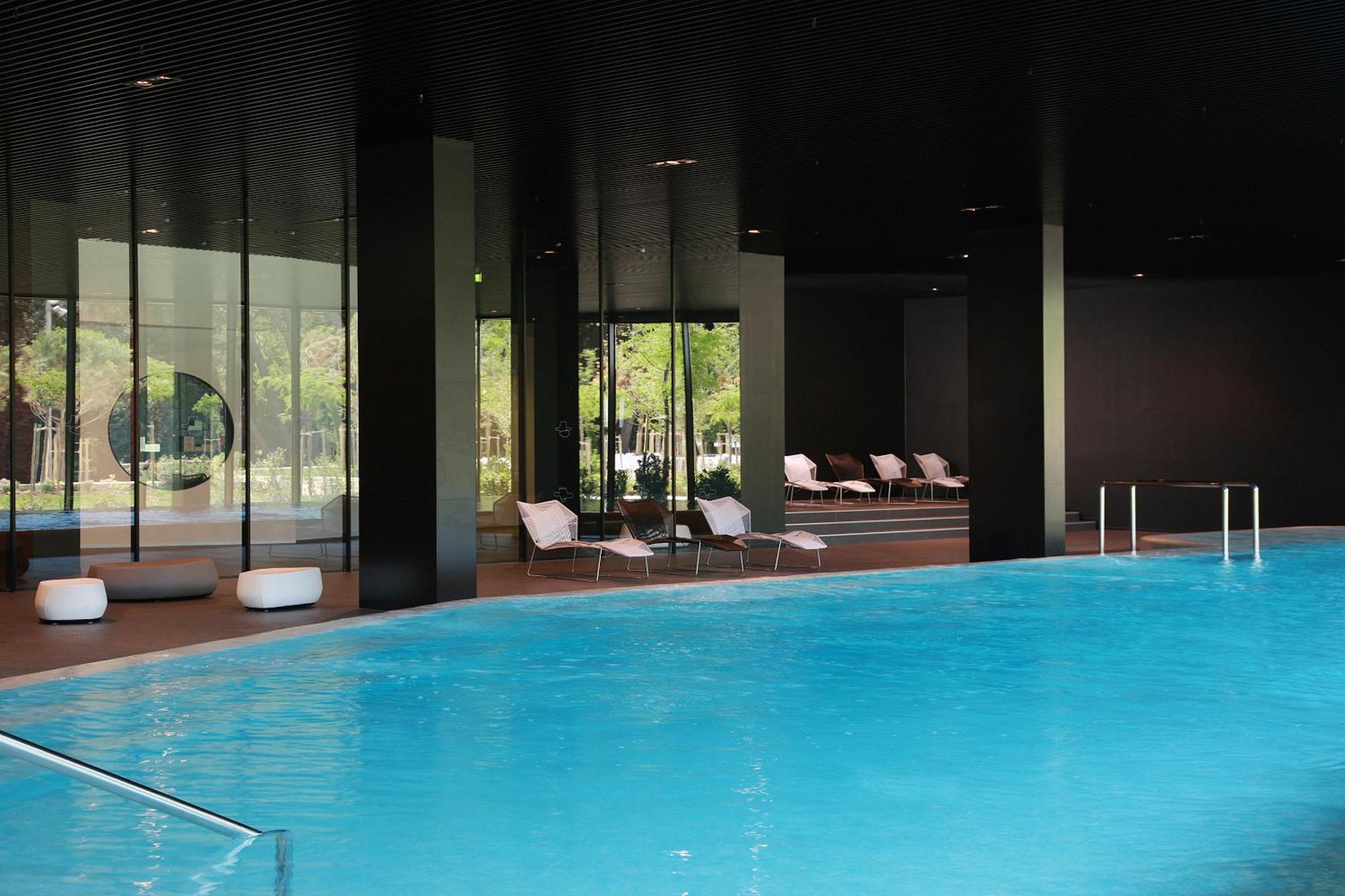 Lone Hotel By Maistra Collection Ровин Екстериор снимка The swimming pool